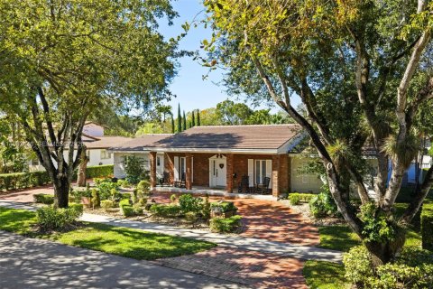 Villa ou maison à vendre à Miami Lakes, Floride: 3 chambres, 310.48 m2 № 2024073 - photo 4