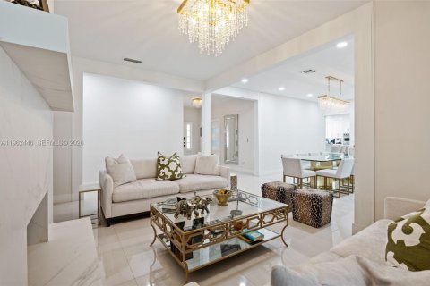 Villa ou maison à vendre à Miami Lakes, Floride: 3 chambres, 310.48 m2 № 2024073 - photo 12