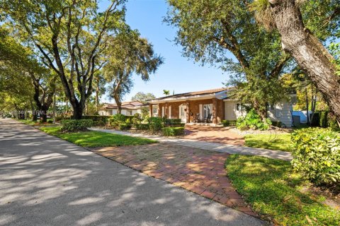 Villa ou maison à vendre à Miami Lakes, Floride: 3 chambres, 310.48 m2 № 2024073 - photo 5