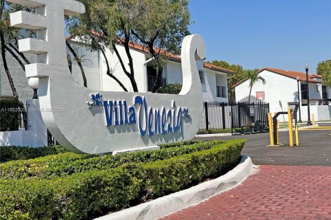 Condo in Miami, Florida, 3 bedrooms  № 1960505 - photo 28