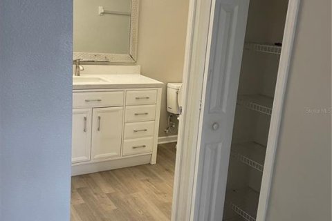 Condo in Orlando, Florida, 2 bedrooms № 2096562 - photo 11