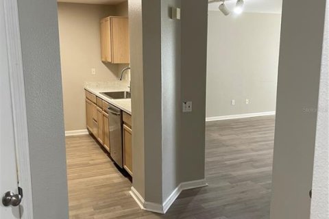 Condo in Orlando, Florida, 2 bedrooms № 2096562 - photo 12