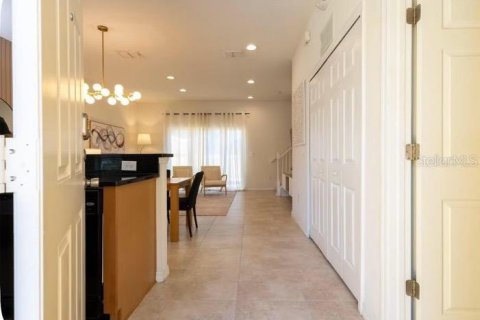 Touwnhouse à vendre à Kissimmee, Floride: 2 chambres, 107.86 m2 № 2404613 - photo 5