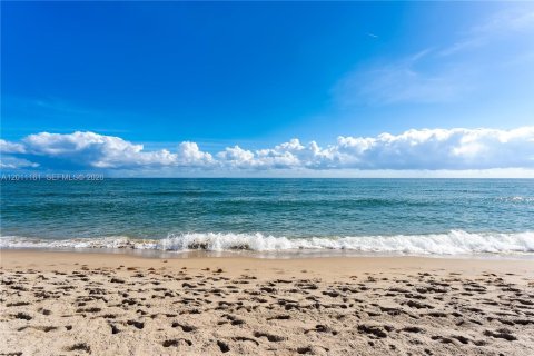 Copropriété à vendre à Pompano Beach, Floride: 1 chambre, 60.39 m2 № 2326898 - photo 12