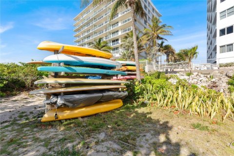 Copropriété à vendre à Pompano Beach, Floride: 1 chambre, 60.39 m2 № 2326898 - photo 30