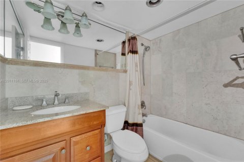 Copropriété à vendre à Pompano Beach, Floride: 1 chambre, 60.39 m2 № 2326898 - photo 9