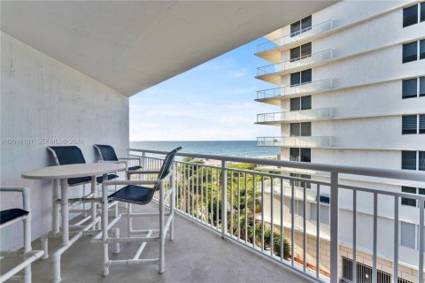 Copropriété à vendre à Pompano Beach, Floride: 1 chambre, 60.39 m2 № 2326898 - photo 6