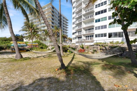 Copropriété à vendre à Pompano Beach, Floride: 1 chambre, 60.39 m2 № 2326898 - photo 29