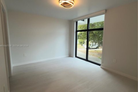 Снять в аренду квартиру в Пальметто-Бей, Флорида 3 спальни, 10508.08м2, № 2003870 - фото 9