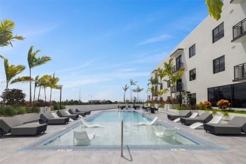 Снять в аренду квартиру в Пальметто-Бей, Флорида 3 спальни, 10508.08м2, № 2003870 - фото 14