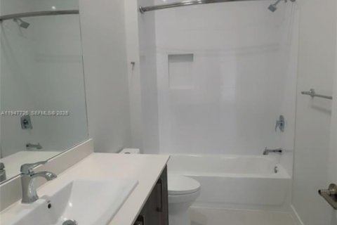 Снять в аренду квартиру в Пальметто-Бей, Флорида 3 спальни, 10508.08м2, № 2003870 - фото 8