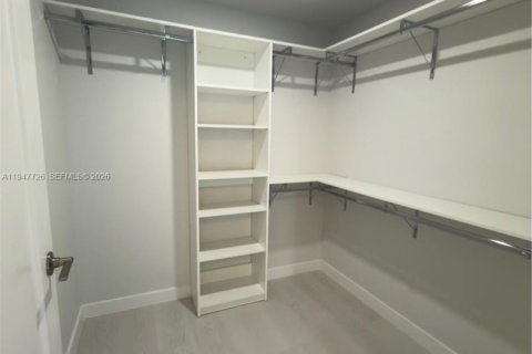 Снять в аренду квартиру в Пальметто-Бей, Флорида 3 спальни, 10508.08м2, № 2003870 - фото 10