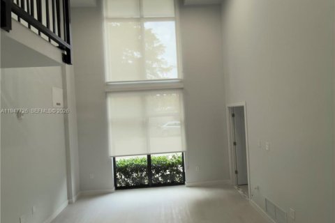 Снять в аренду квартиру в Пальметто-Бей, Флорида 3 спальни, 10508.08м2, № 2003870 - фото 5