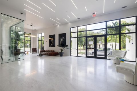 Снять в аренду квартиру в Пальметто-Бей, Флорида 3 спальни, 10508.08м2, № 2003870 - фото 3