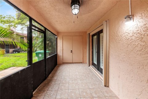 Adosado en venta en Davie, Florida, 3 dormitorios, 147.71 m2 № 1954352 - foto 29