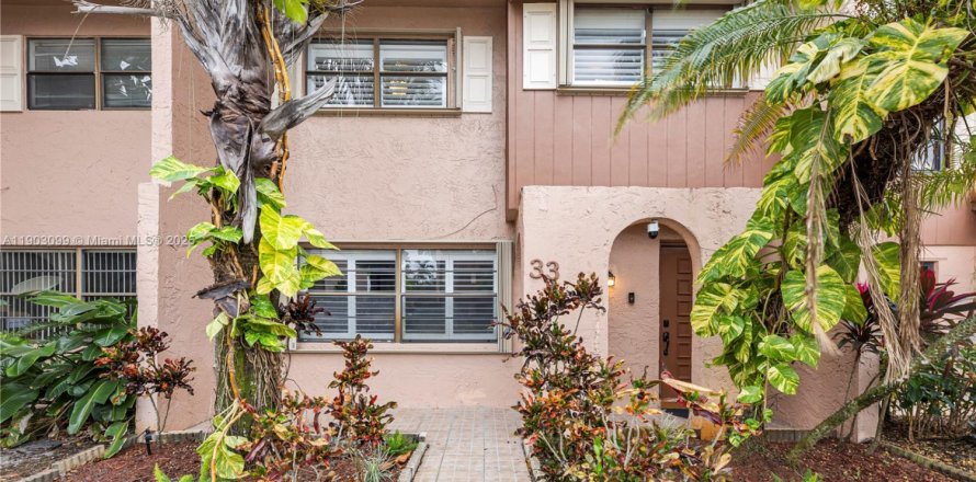 Adosado en Davie, Florida 3 dormitorios, 147.71 m2 № 1954352