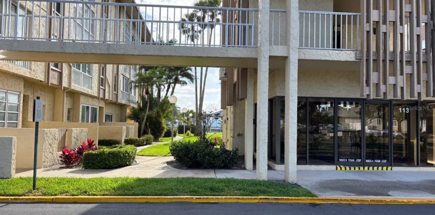 Condominio en Clearwater, Florida, 2 dormitorios № 2212801