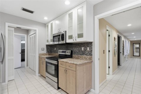 Villa ou maison à vendre à Wesley Chapel, Floride: 3 chambres, 191.66 m2 № 2215588 - photo 21