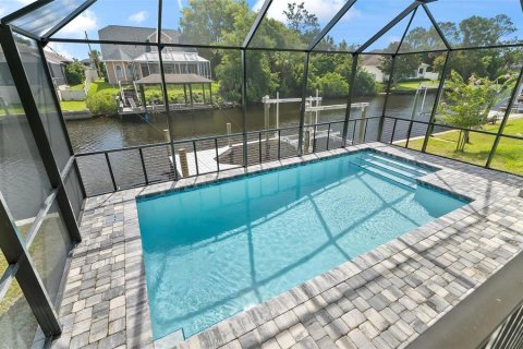 House in Palm Coast, Florida 3 bedrooms, 269.6 sq.m. № 1835000 - photo 3