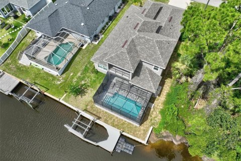 House in Palm Coast, Florida 3 bedrooms, 269.6 sq.m. № 1835000 - photo 2
