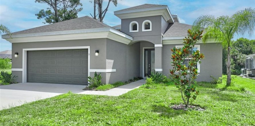 House in Palm Coast, Florida 3 bedrooms, 269.6 sq.m. № 1835000