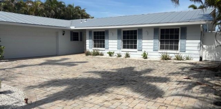 Casa en Treasure Island, Florida 4 dormitorios, 221.11 m2 № 1743188