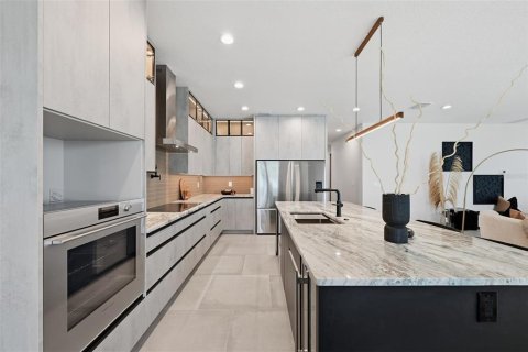 Villa ou maison à vendre à Tampa, Floride: 5 chambres, 321.91 m2 № 2402823 - photo 11