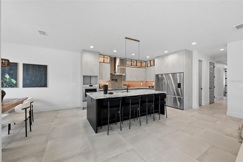 Villa ou maison à vendre à Tampa, Floride: 5 chambres, 321.91 m2 № 2402823 - photo 9