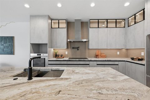 Villa ou maison à vendre à Tampa, Floride: 5 chambres, 321.91 m2 № 2402823 - photo 12