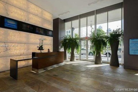 Condominio en alquiler en Miami, Florida, 1 dormitorio, 68.56 m2 № 2055463 - foto 10