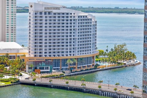 Condominio en alquiler en Miami, Florida, 1 dormitorio, 68.56 m2 № 2055463 - foto 2