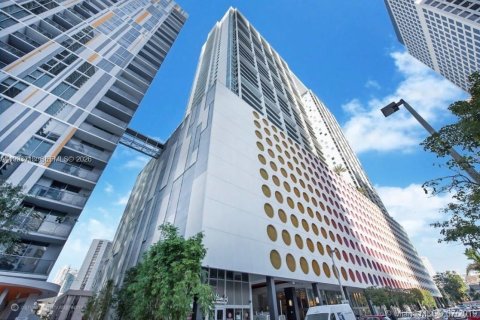 Condominio en Miami, Florida, 1 dormitorio  № 2055463