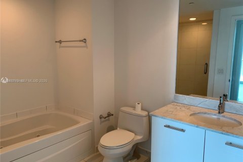 Condominio en alquiler en Miami, Florida, 1 dormitorio, 68.56 m2 № 2055463 - foto 6