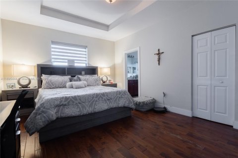 Снять в аренду таунхаус в Майами, Флорида 3 спальни, 162.95м2, № 1947766 - фото 15