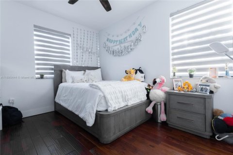 Снять в аренду таунхаус в Майами, Флорида 3 спальни, 162.95м2, № 1947766 - фото 22