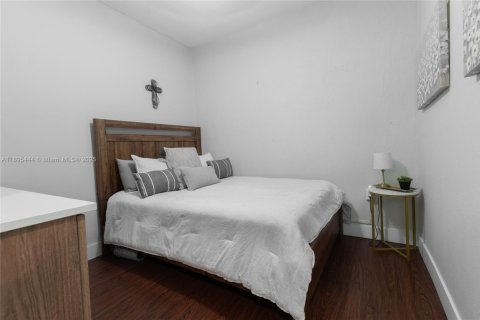 Снять в аренду таунхаус в Майами, Флорида 3 спальни, 162.95м2, № 1947766 - фото 12
