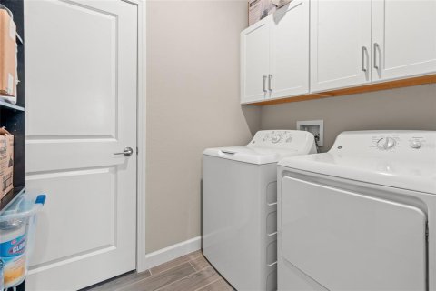 House in San Antonio, Florida 2 bedrooms, 156.35 sq.m. № 1842972 - photo 9