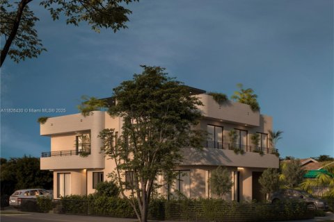 Townhouse in Miami, Florida 4 bedrooms, 161.65 sq.m. № 1797556 - photo 2