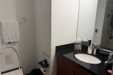 Condominio en alquiler en Miami Beach, Florida, 2 dormitorios, 114.27 m2 № 2074835 - foto 8