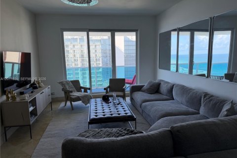 Condominio en Miami Beach, Florida, 2 dormitorios  № 2074835