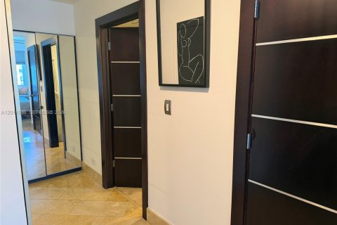 Condominio en alquiler en Miami Beach, Florida, 2 dormitorios, 114.27 m2 № 2074835 - foto 10