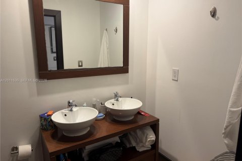 Condominio en alquiler en Miami Beach, Florida, 2 dormitorios, 114.27 m2 № 2074835 - foto 6