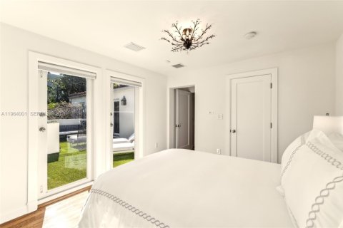 Casa en venta en Miami Beach, Florida, 4 dormitorios, 277.59 m2 № 2025894 - foto 13