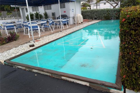 Condominio en venta en Hallandale Beach, Florida, 1 dormitorio, 68.1 m2 № 2033299 - foto 11