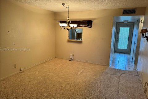 Copropriété à vendre à Sunrise, Floride: 2 chambres, 73.39 m2 № 1372367 - photo 9