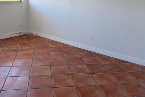 Copropriété à louer à North Bay Village, Floride: 1 chambre, 57.6 m2 № 1953907 - photo 7