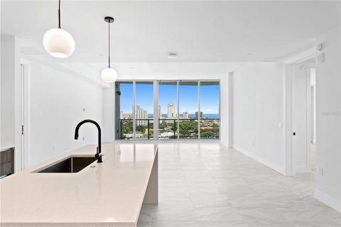 Condo in Saint Petersburg, Florida, 2 bedrooms  № 1909869 - photo 15