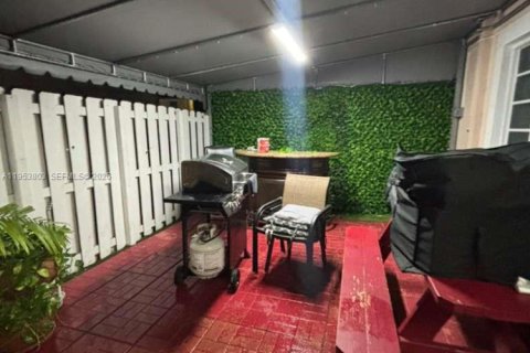 Appartement à louer à Homestead, Floride: 2 chambres, 97.36 m2 № 2008199 - photo 5