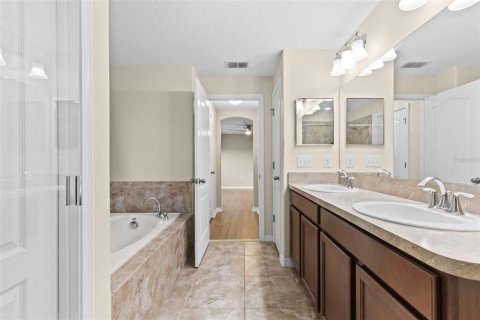 Adosado en venta en Tampa, Florida, 3 dormitorios, 184.69 m2 № 2283883 - foto 23