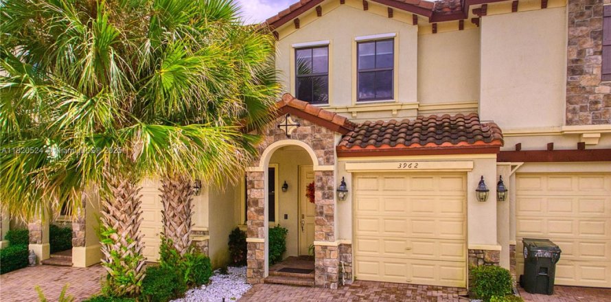 Villa ou maison à Coconut Creek, Floride 3 chambres, 136.19 m2 № 1937490